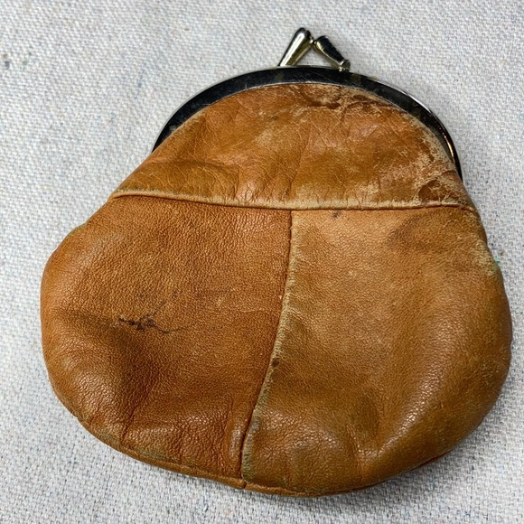 Vintage Leather Coin Purse - Picture 2 of 8